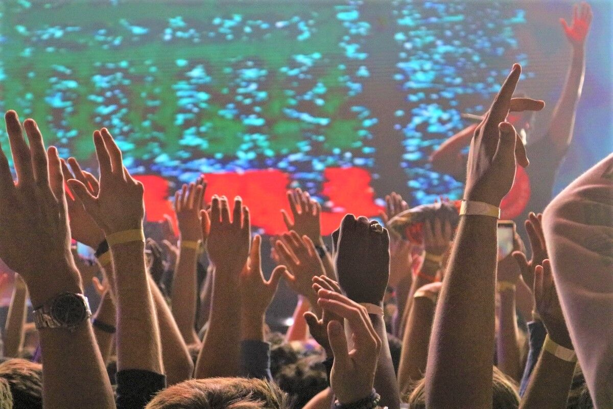 Denzel Curry and Tinashe Light Up Concert Knight for Homecoming's 50th Anniversary